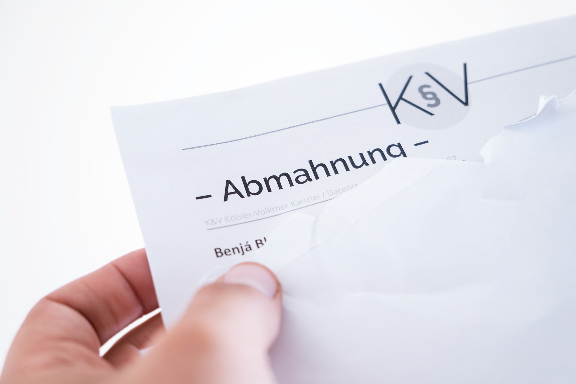 Read more about the article Abmahnungen bei Verstoß und fehlerhaften Angaben